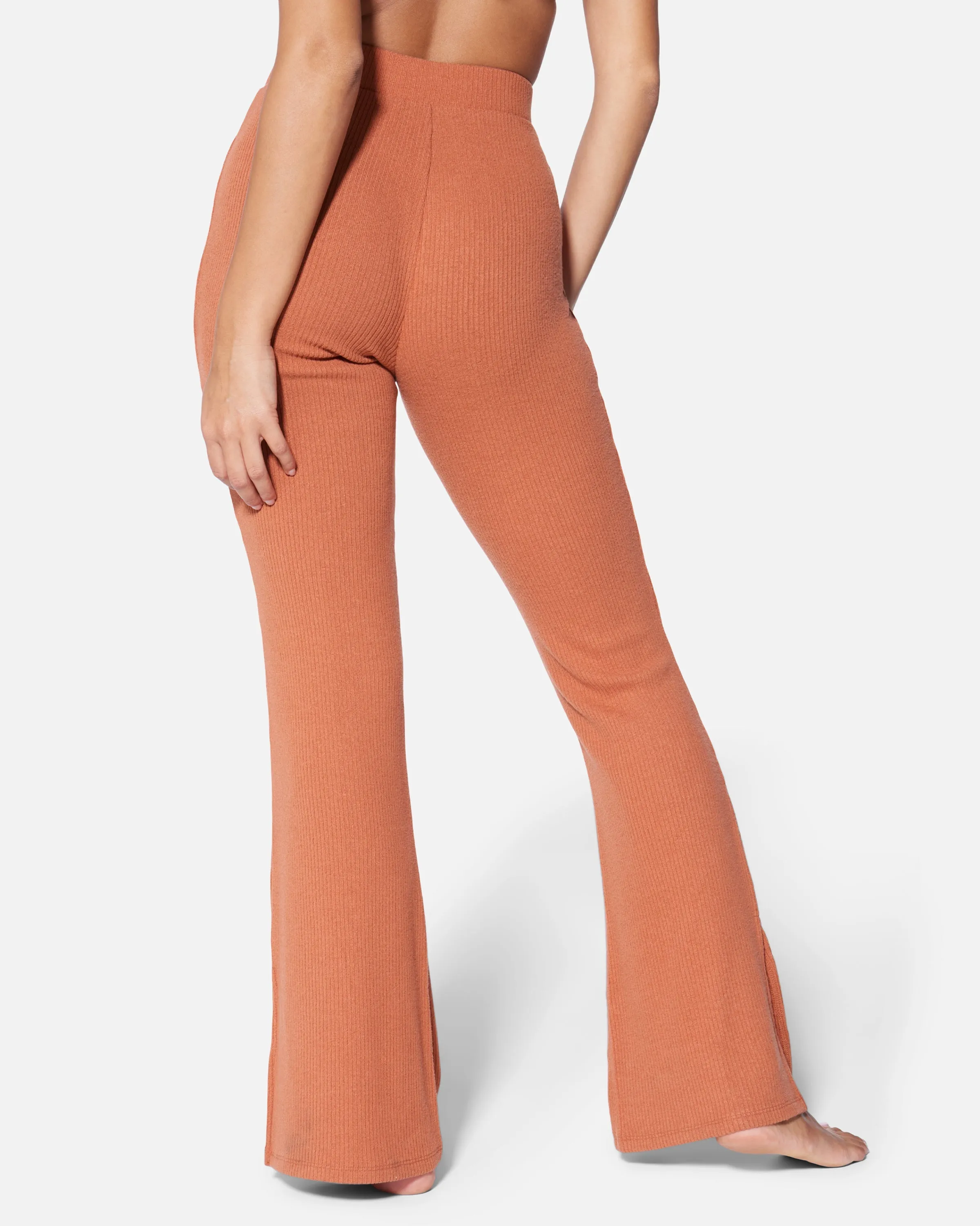 ESSENTIAL FLEECE RIBBED FLARE PANT