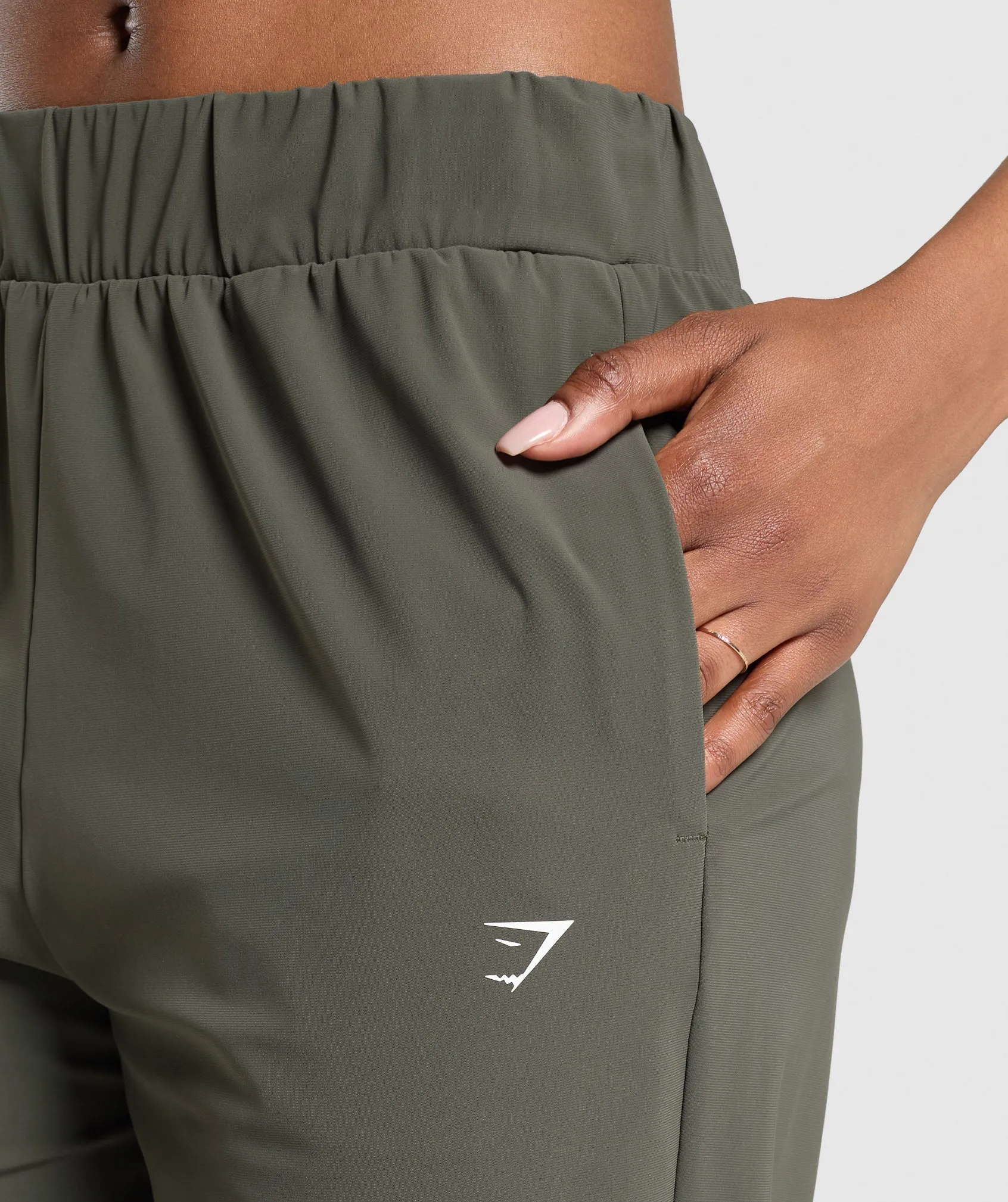 Gymshark Tapered Woven Pants - Strength Green