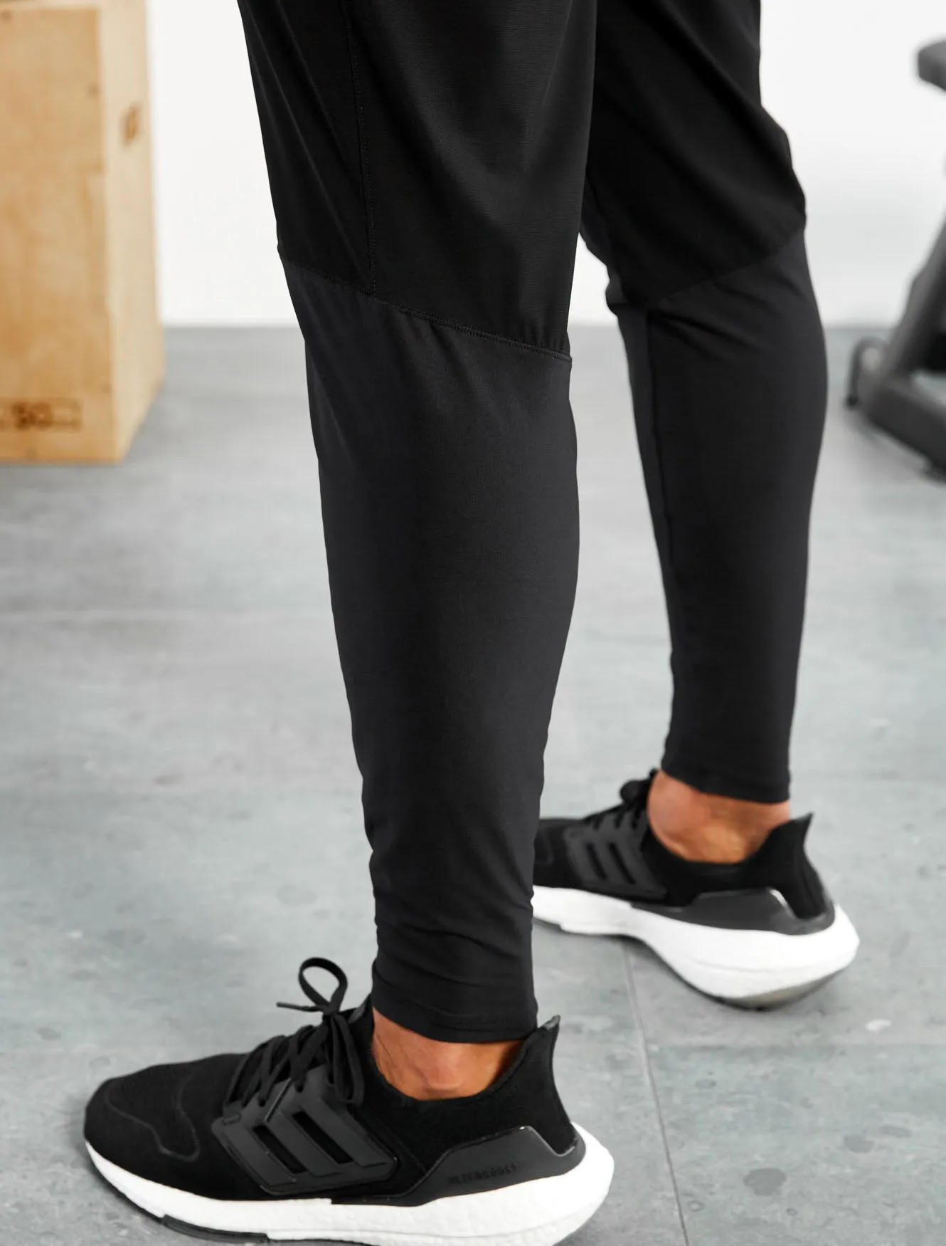 Hybrid Agility Joggers - Black