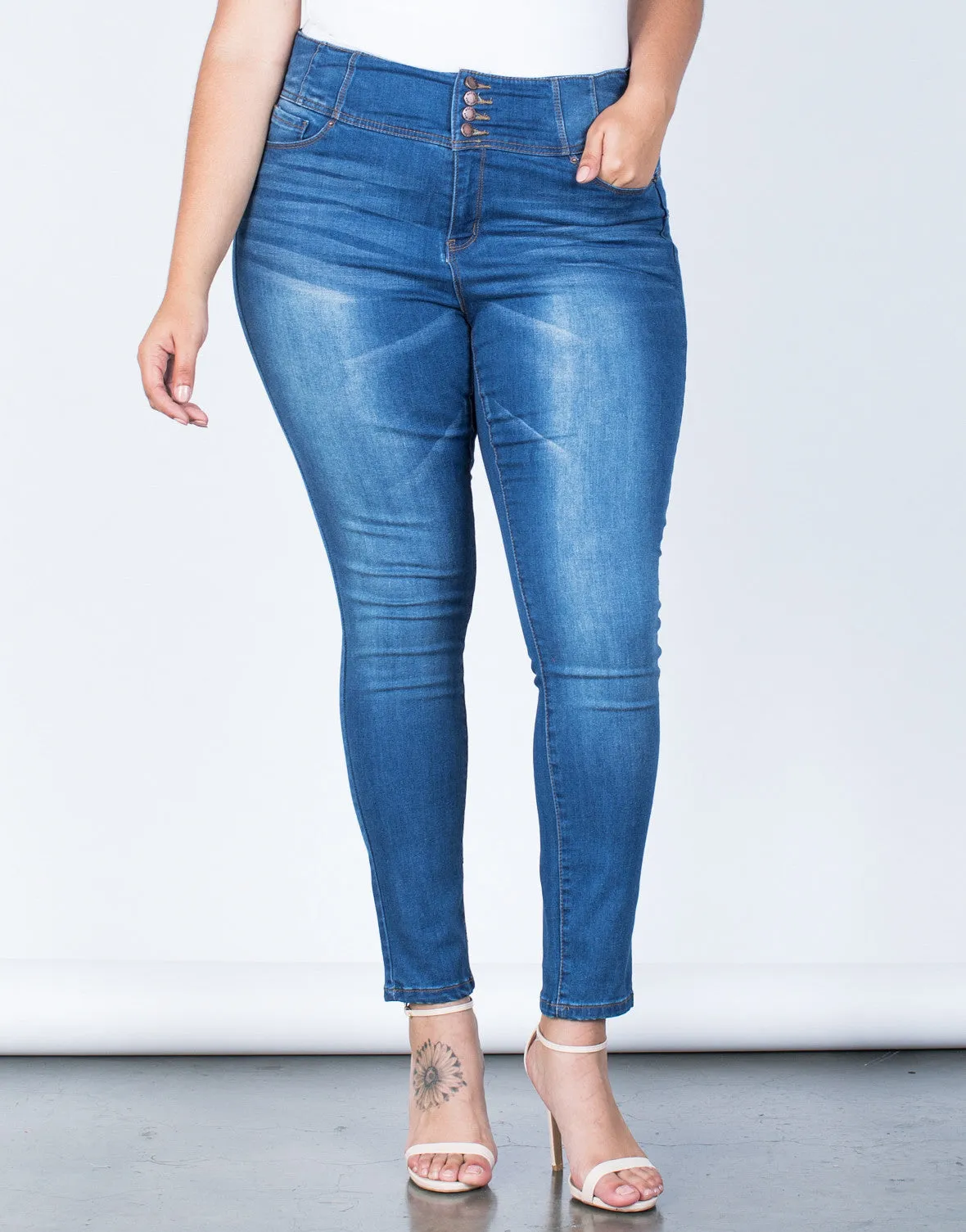 Plus Size Buttoned High Up Jeans