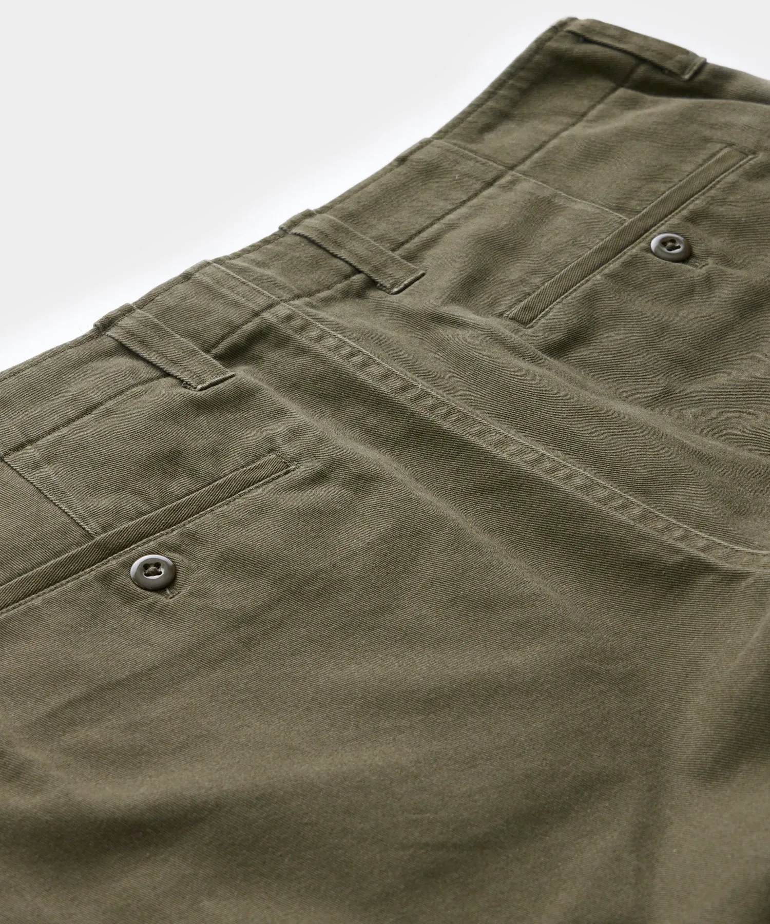 Relaxed Fit Favorite Chino in Olive