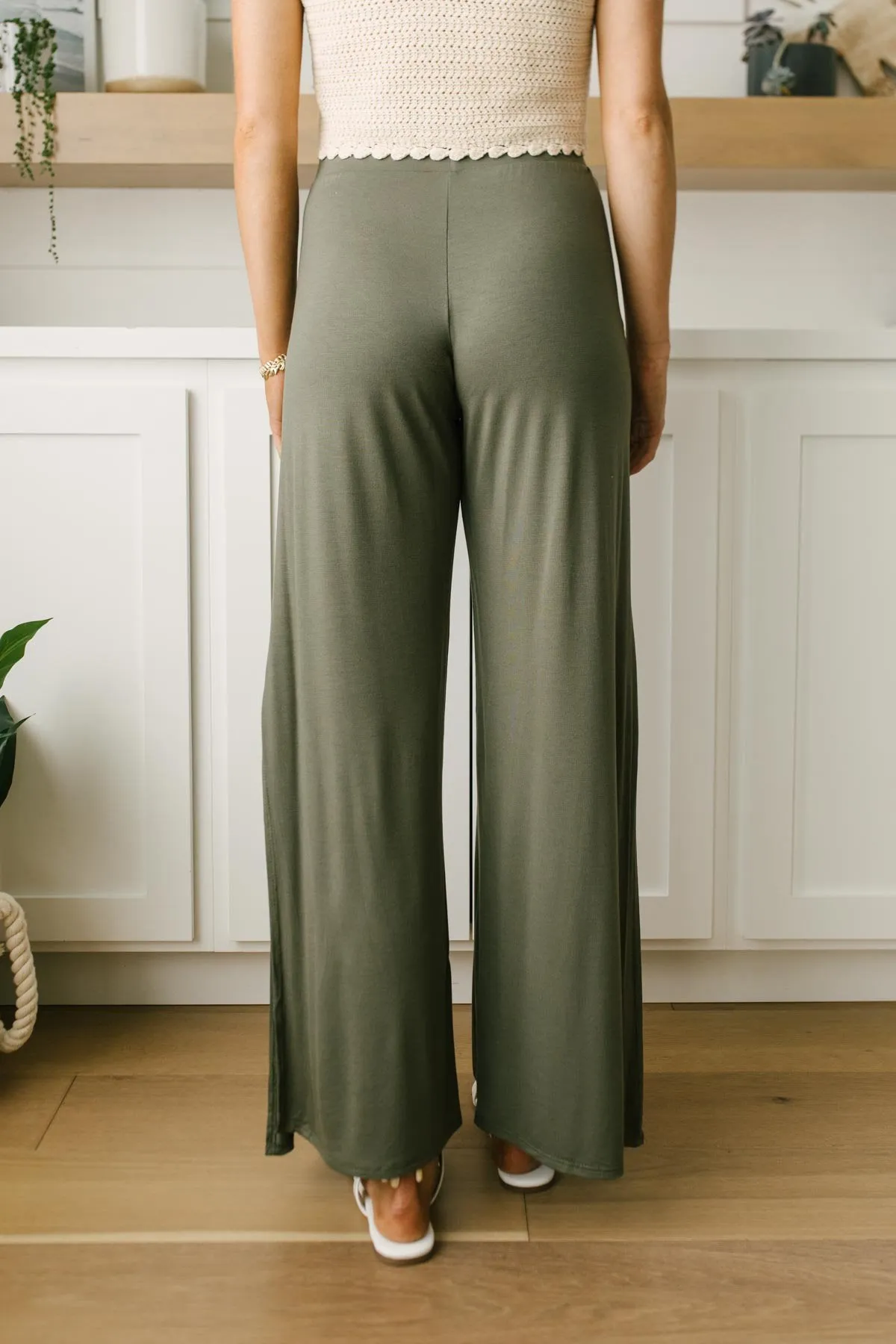 Vacation Lounge Pants in Olive